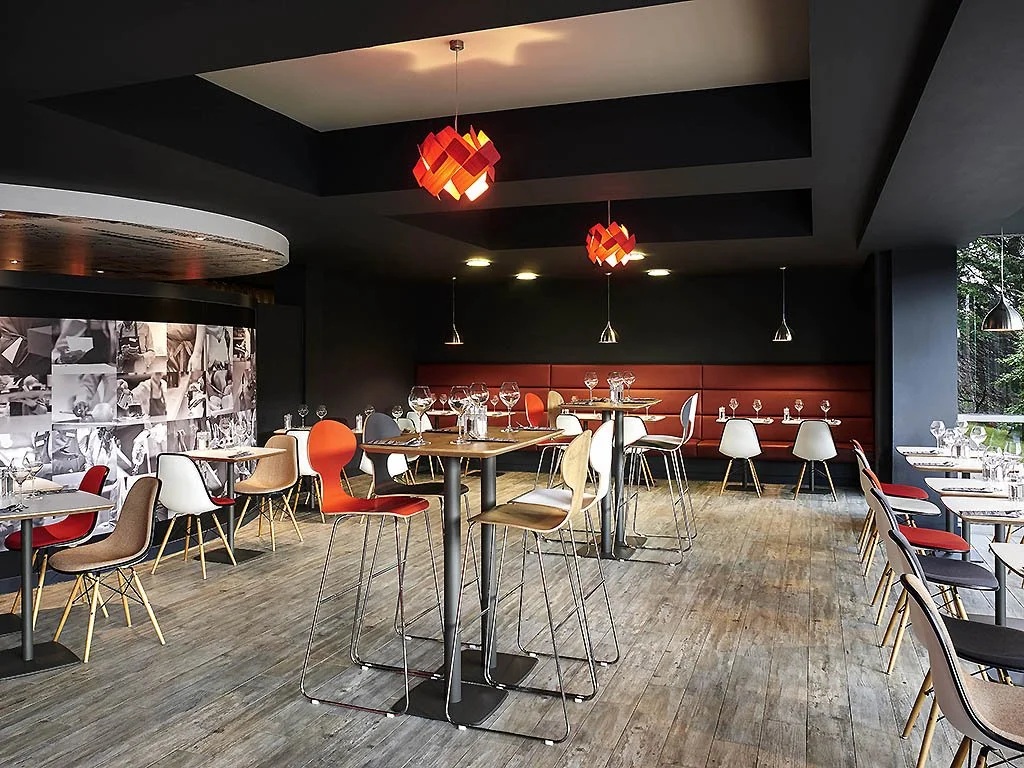 ibis Swansea.jpg