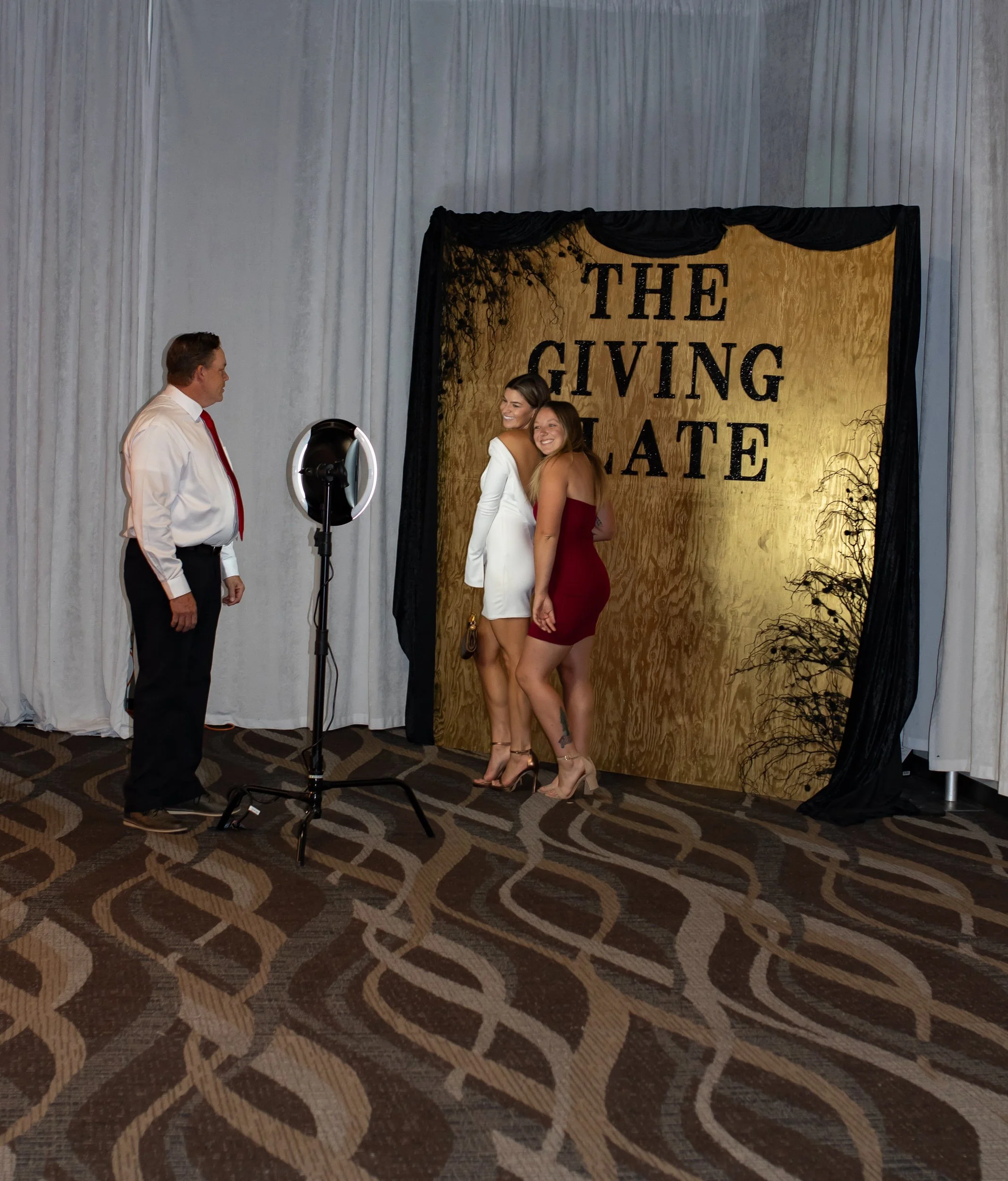 The-Giving-Plate-Red-Carpet-Gala-2023-Riverhouse-Conference-Center-Bend-Oregon-fundraiser-14.jpg