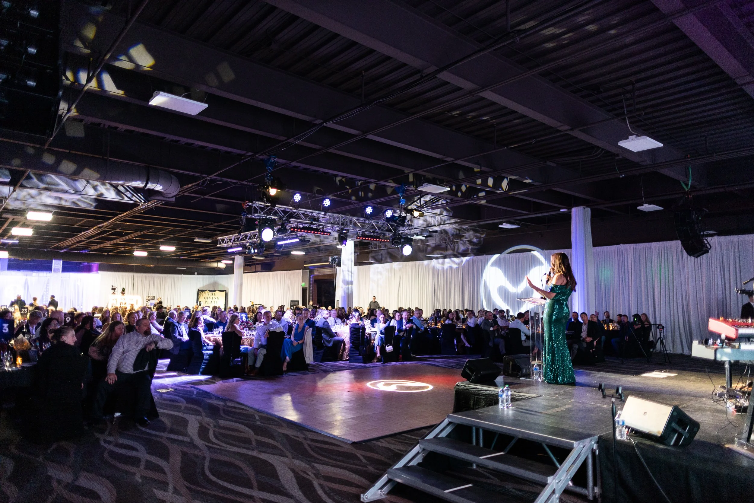 The-Giving-Plate-Red-Carpet-Gala-2023-Riverhouse-Conference-Center-Bend-Oregon-fundraiser-30.jpg