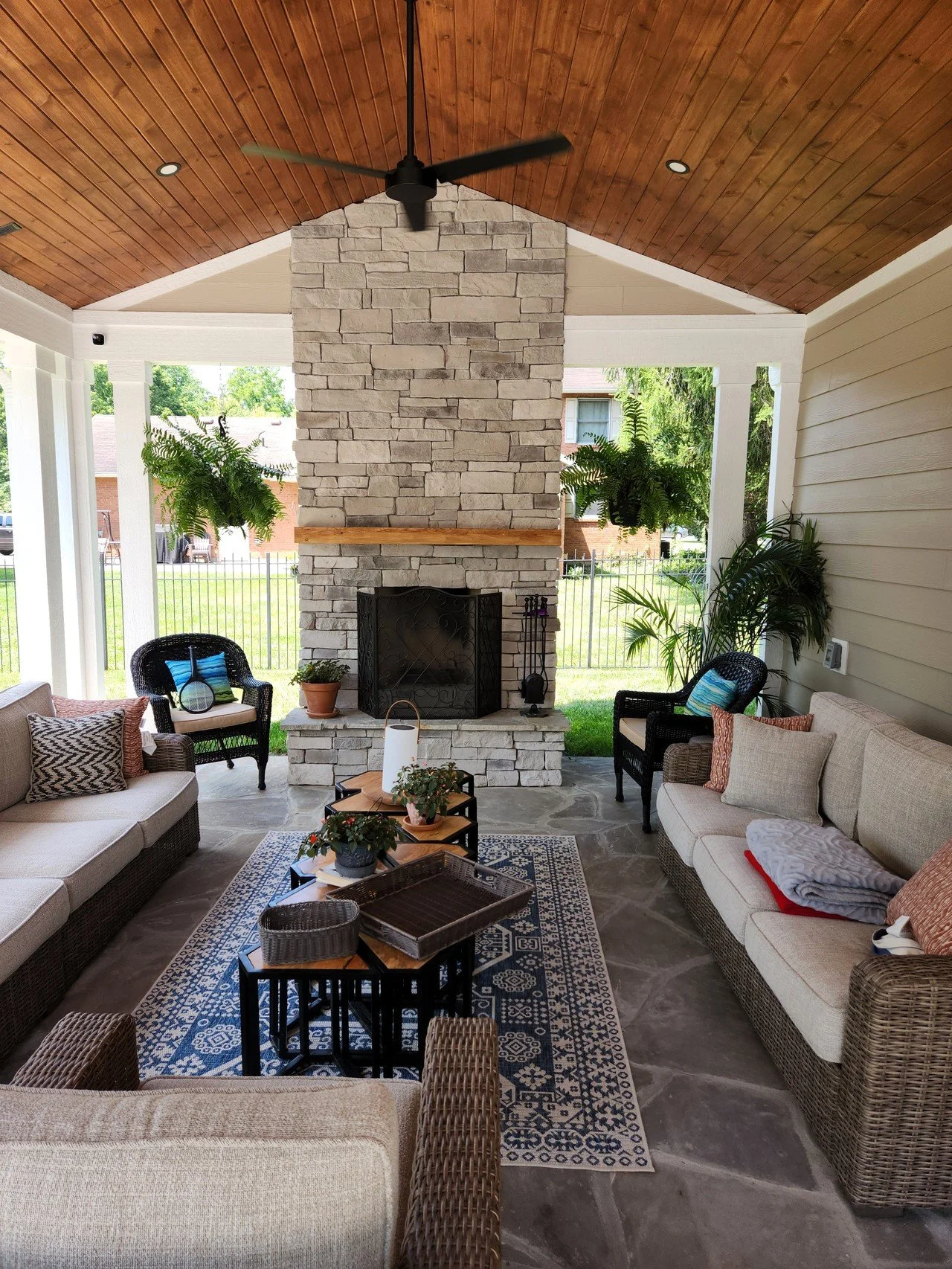 Abotts Outdoor Living for the website .JPG