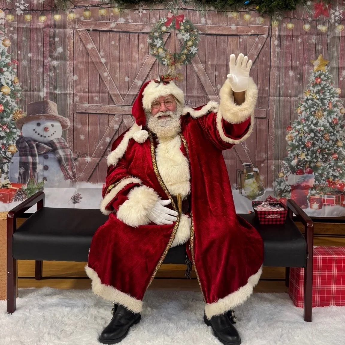 Santa is here at Griswold High School! Come see him today from 9am- 2pm
.
.
.
.
#ghspto #griswoldhighschool #griswoldct #ghsptoholidaybazaar #supportlocal