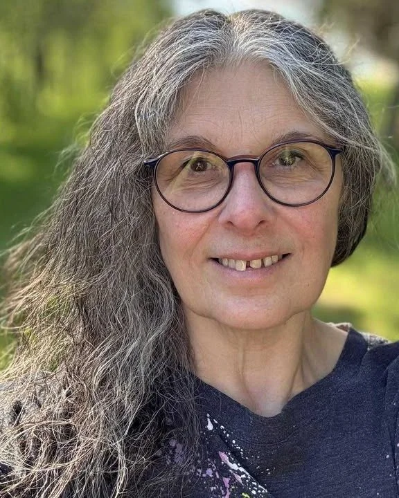 Souhaitons la bienvenue &agrave; Karine Dahan, qui se joint &agrave; notre &eacute;quipe de Saint-S&eacute;v&egrave;re!

Karine est membre du Regroupement des massoth&eacute;rapeutes du Qu&eacute;bec (RMQ) et pratique les soins de r&eacute;flexologie