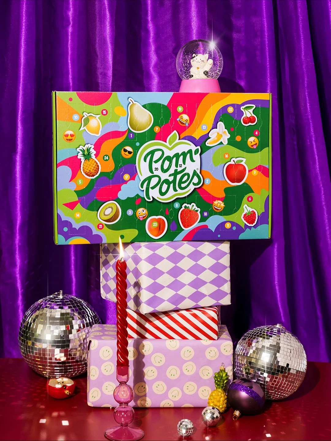 🪩 &Ccedil;a, c&rsquo;est le r&eacute;sultat du g&eacute;nial shooting que j&rsquo;ai r&eacute;alis&eacute; pour @pompotes_officiel en septembre dernier !
La marque lance son calendrier de l&rsquo;avent, c&rsquo;est &eacute;norme ! 

✨ DA, stylisme, 