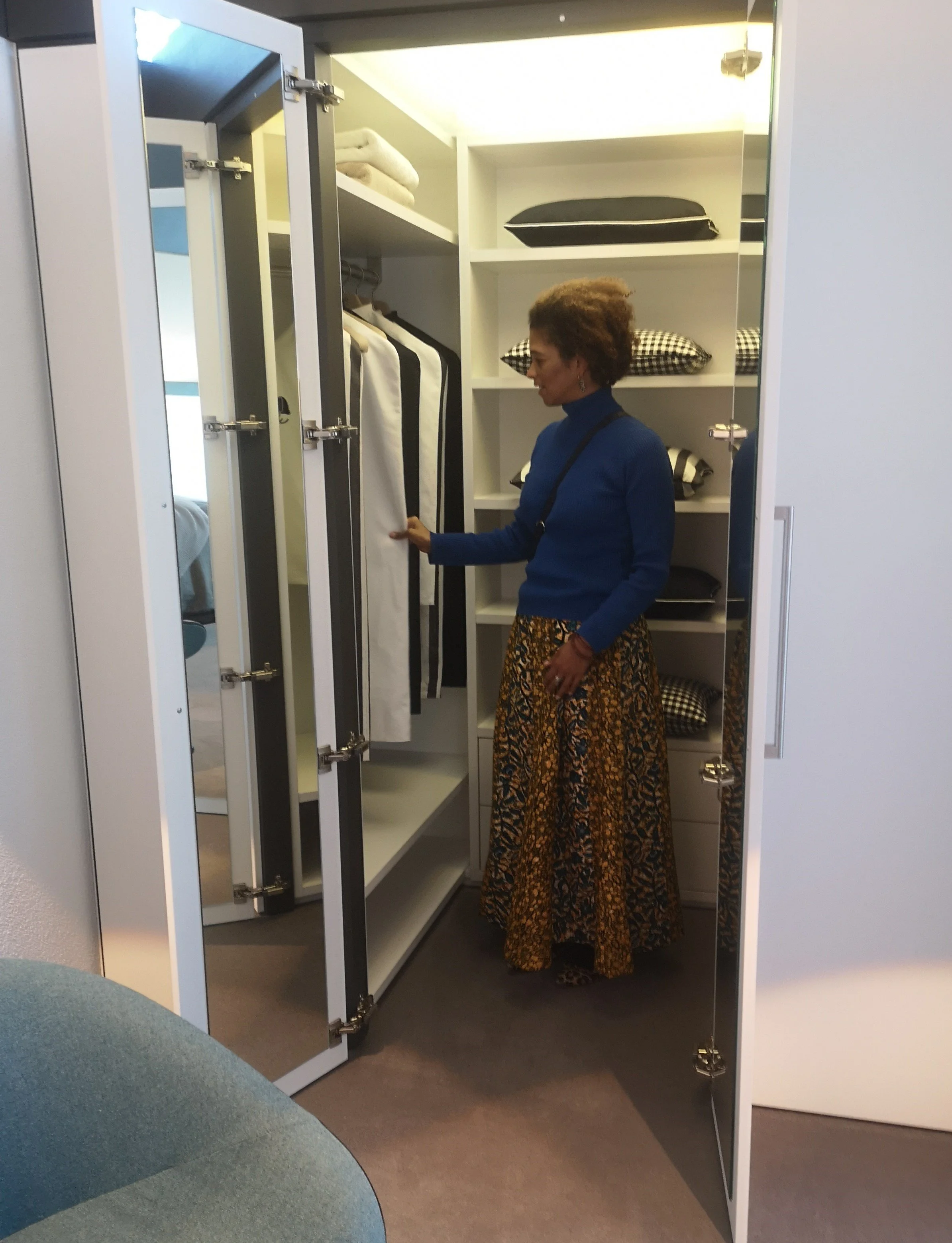 Wardrobe / Space Healing - Declutter & Intuitively find your Style Essence