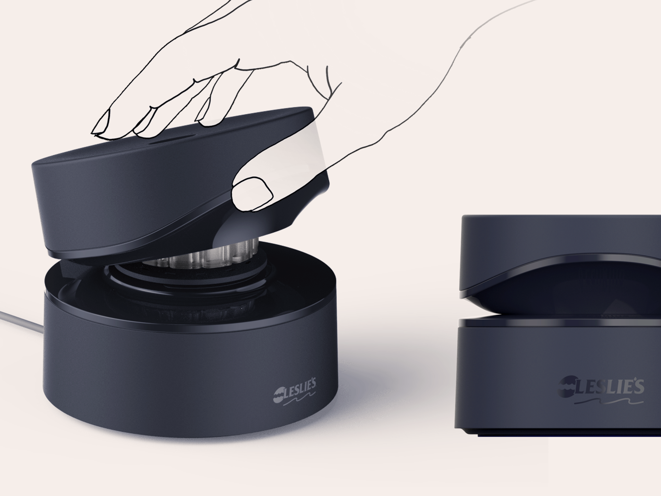 Wave contour guides opening— contoured lid ensures a secure, reassuring grip, improving ergonomics