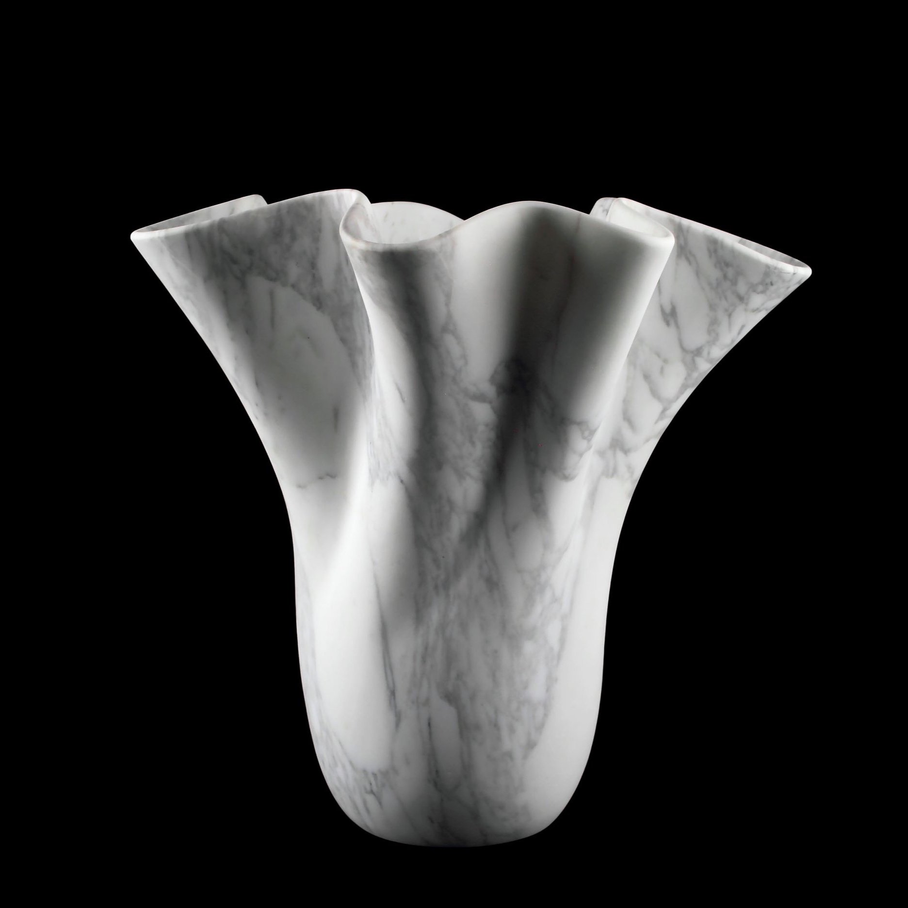 PV05+-+vase+-Arabescato+marble_Pieruga+Marble_01.jpg
