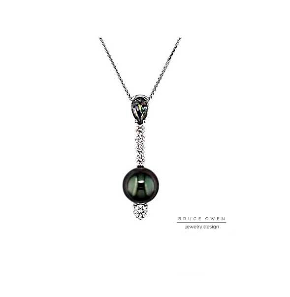CUSTOM WHITEGOLD NECKLACE WITH A TAHITIAN BLACK PEARL, A PEAR SHAPED ALEXANDRITE, AND ROUND BRILLIANT CUT DIAMONDS.jpg