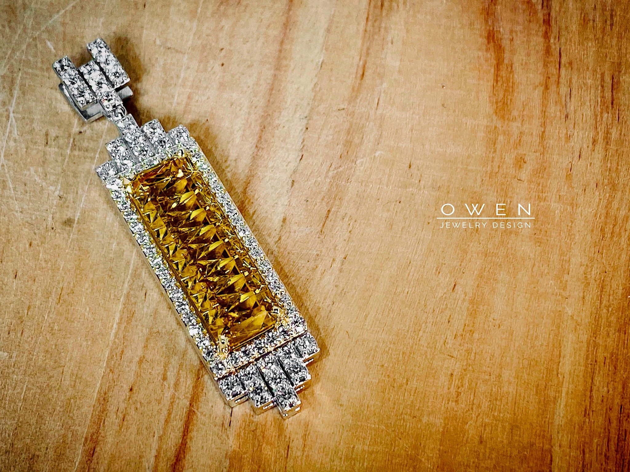 CUSTOM TWO TONE WHITE AND YELLOW GOLD PENDANT WITH A GOLDEN BERYL AND ROUND CUT DIAMONDS