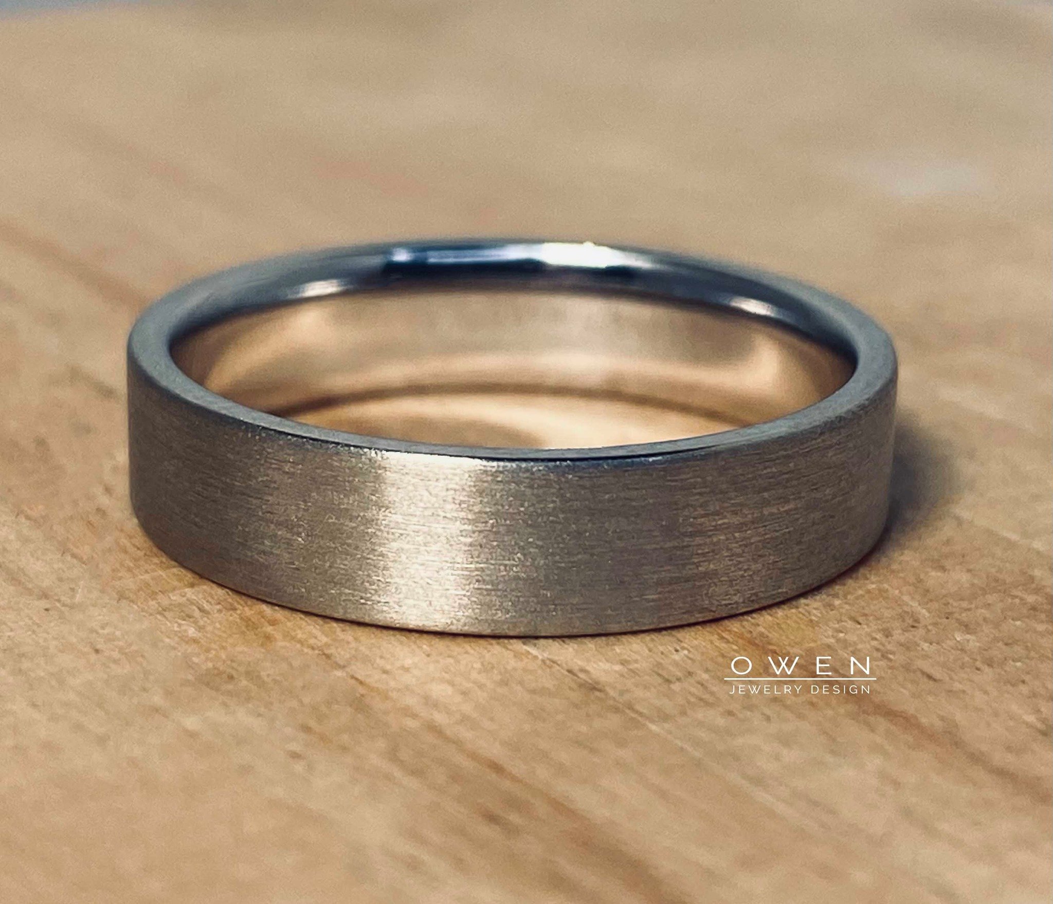 WHITE GOLD BRUSHED WEDDING BAND