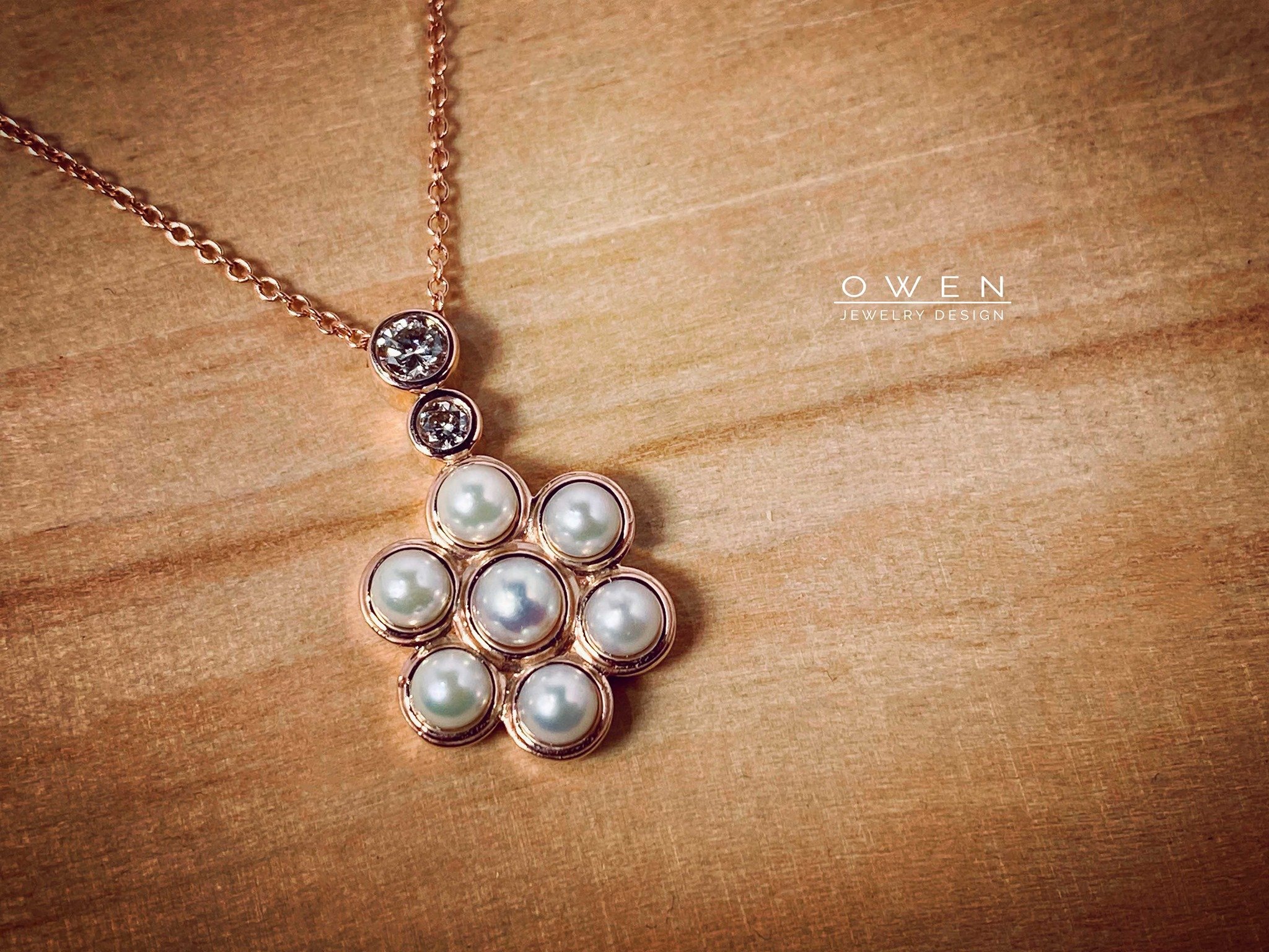 CUSTOM ROSE GOLD PENDANT WITH PEARLS AND ROUND BRILLIANT CUT DIAMONDS.jpg