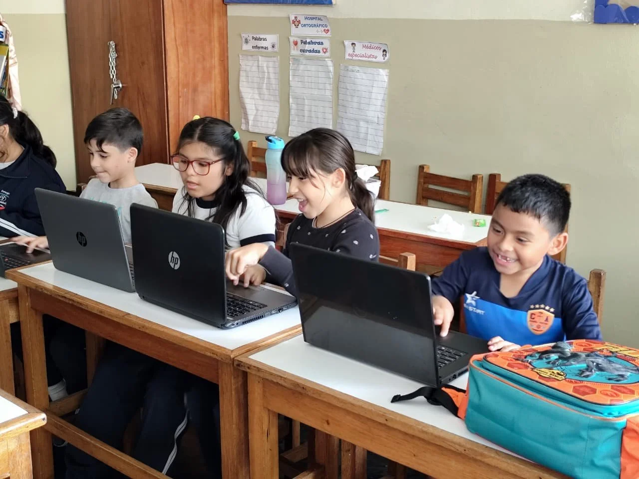 Learning computer skills in a CAFI
