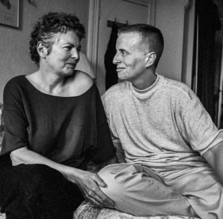 A black and white photo of Leslie Feinberg and Minnie Bruce Pratt.