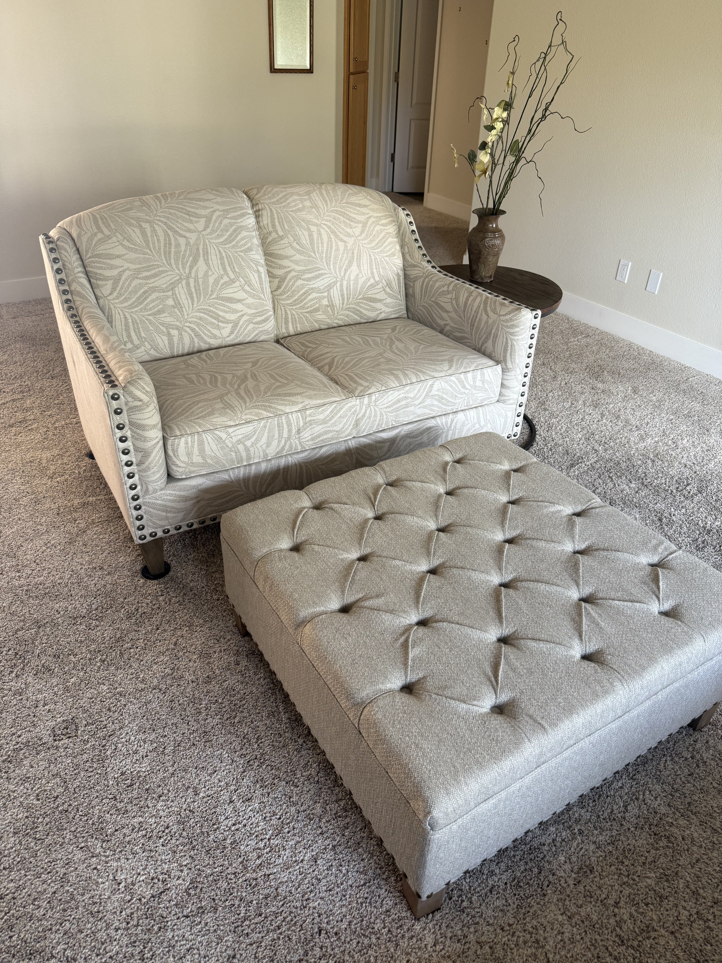 Flexsteel Nailhead Loveseat: $249