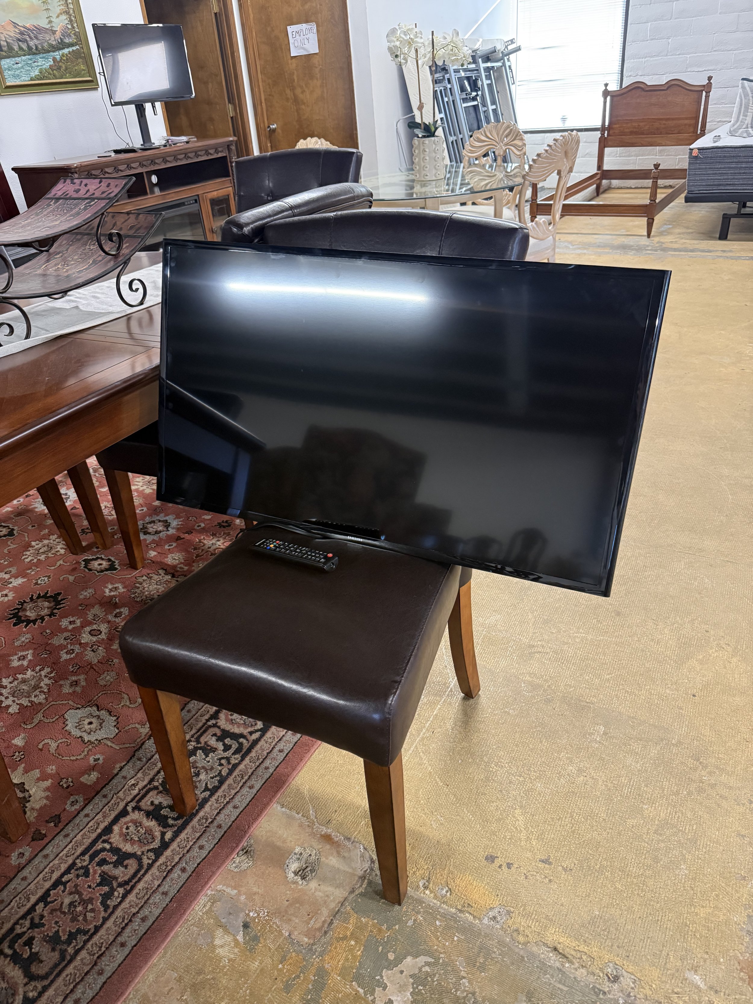 Samsung UN40N5200AFXZA 40” Smart Tv: $99