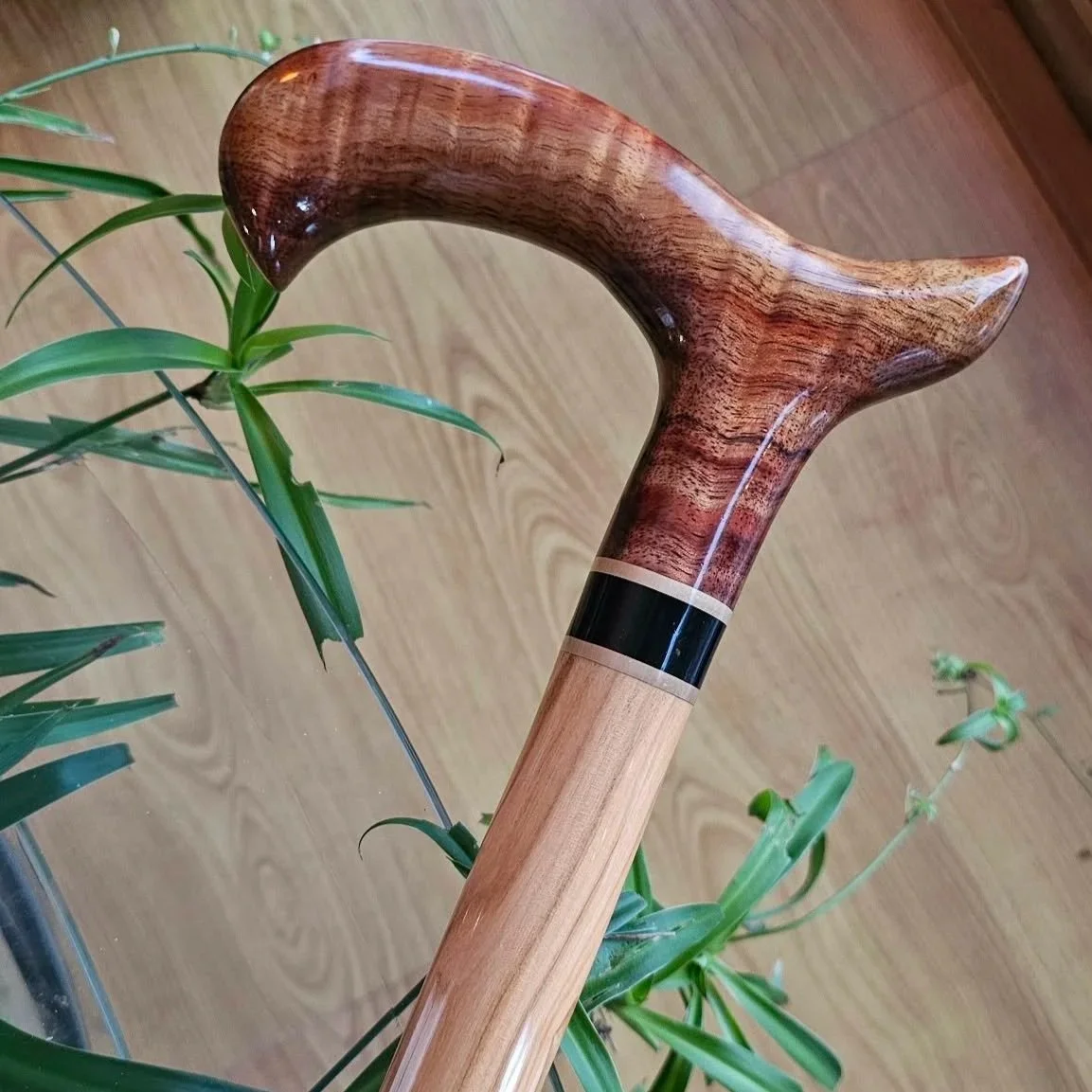 Custom-walking-cane-caravelle-creations.jpg