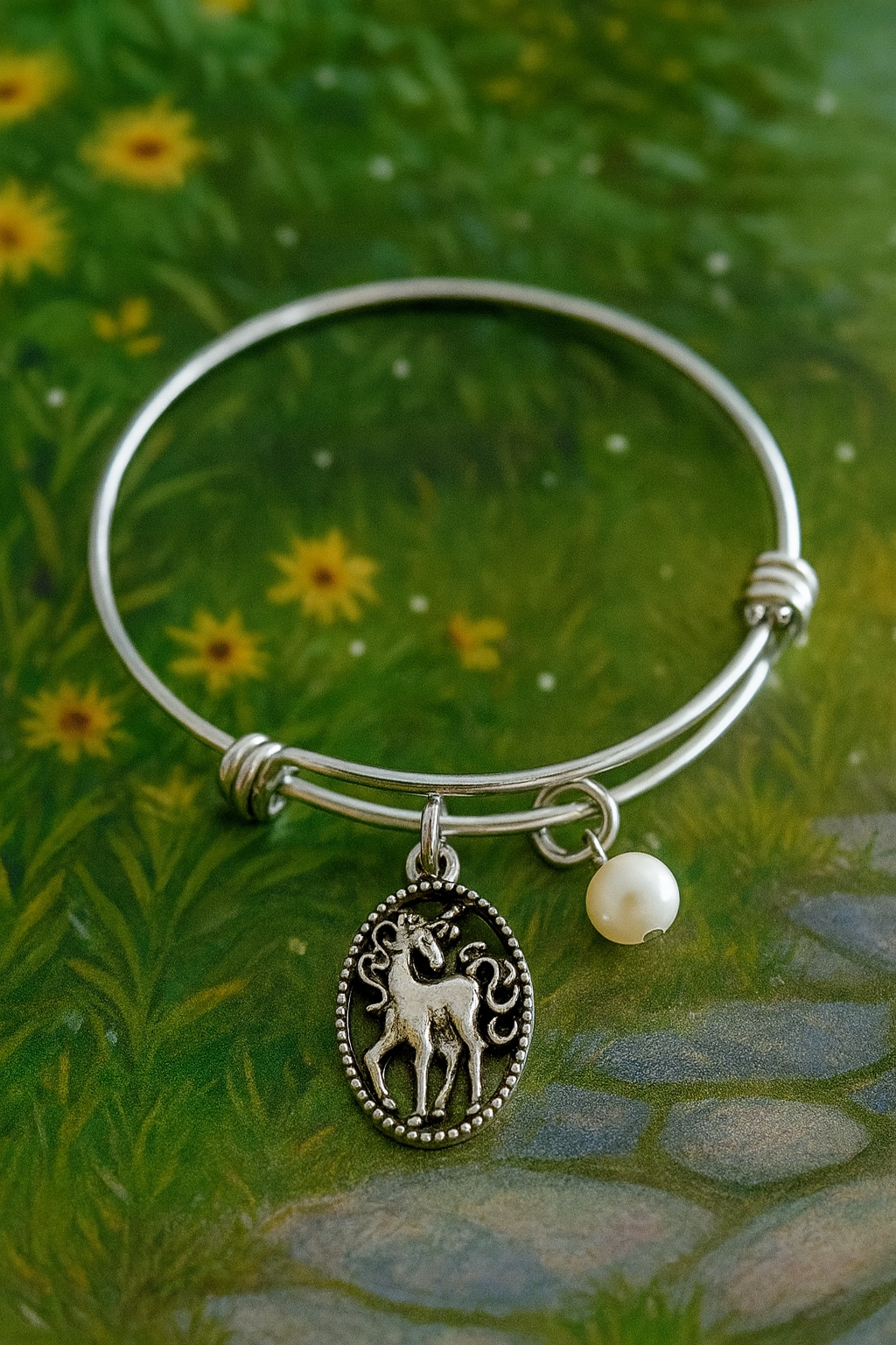 Unicorn Pearl Bracelet Pretty Background ChatGPT.png