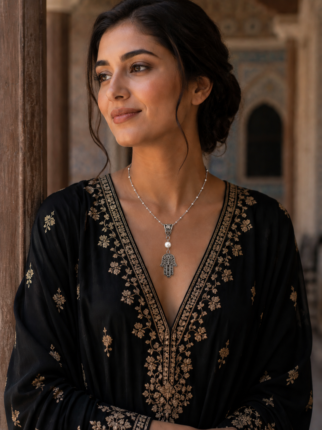 Hamsa Pearl Necklace Model ChatGPT.png