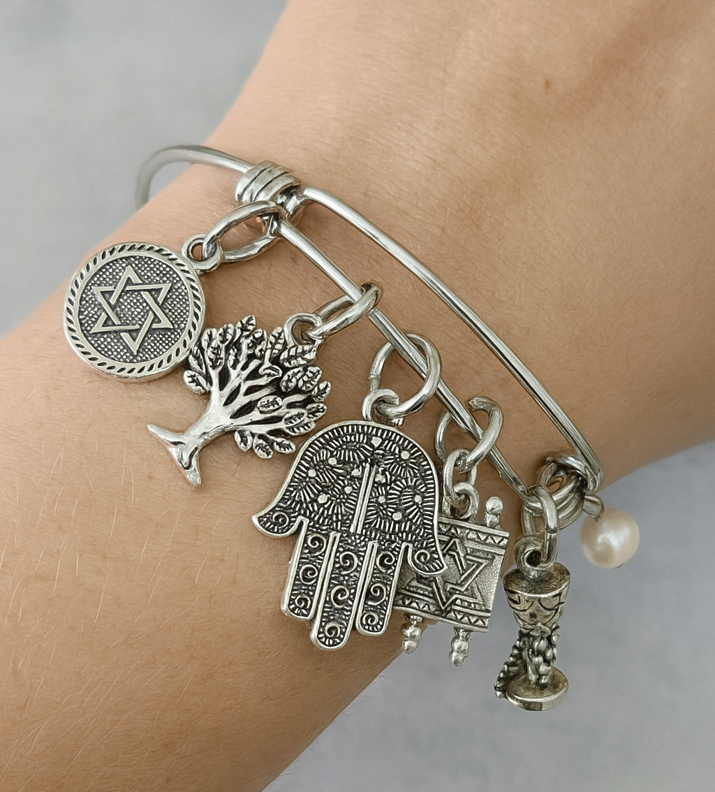 Jewish Pearl Bracelet Model Closer ChatGPT.png