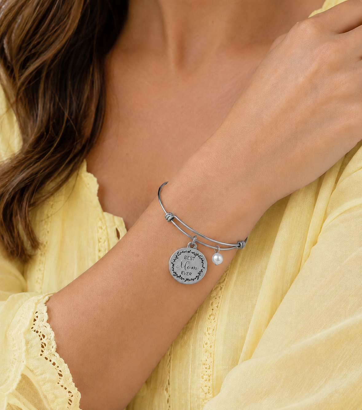 Best Mom Ever Pearl Bracelet Yellow Model ChatGPT.png