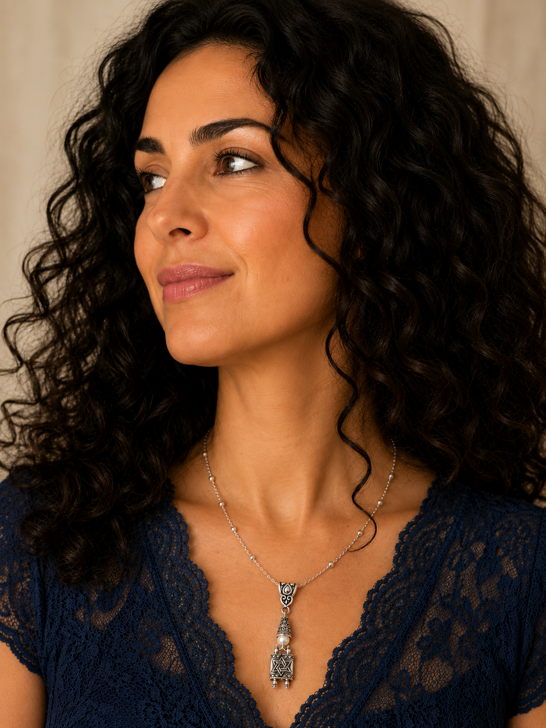 Torah Necklace Full Model ChatGPT.png