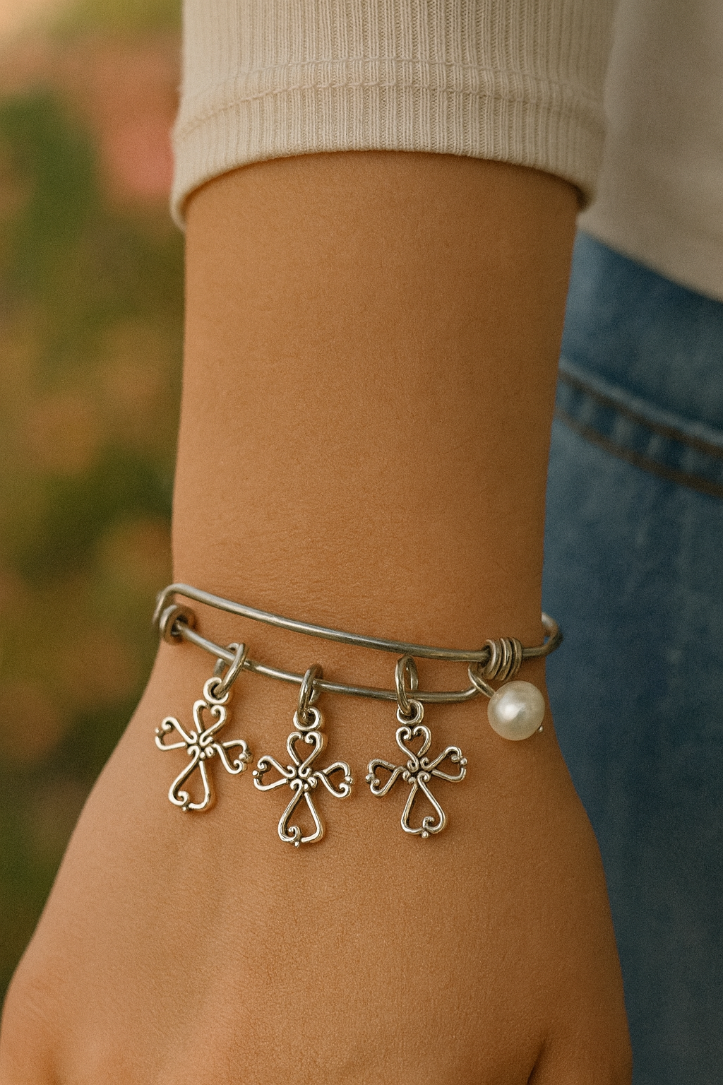 Cross Pearl Bracelet Model ChatGPT.png