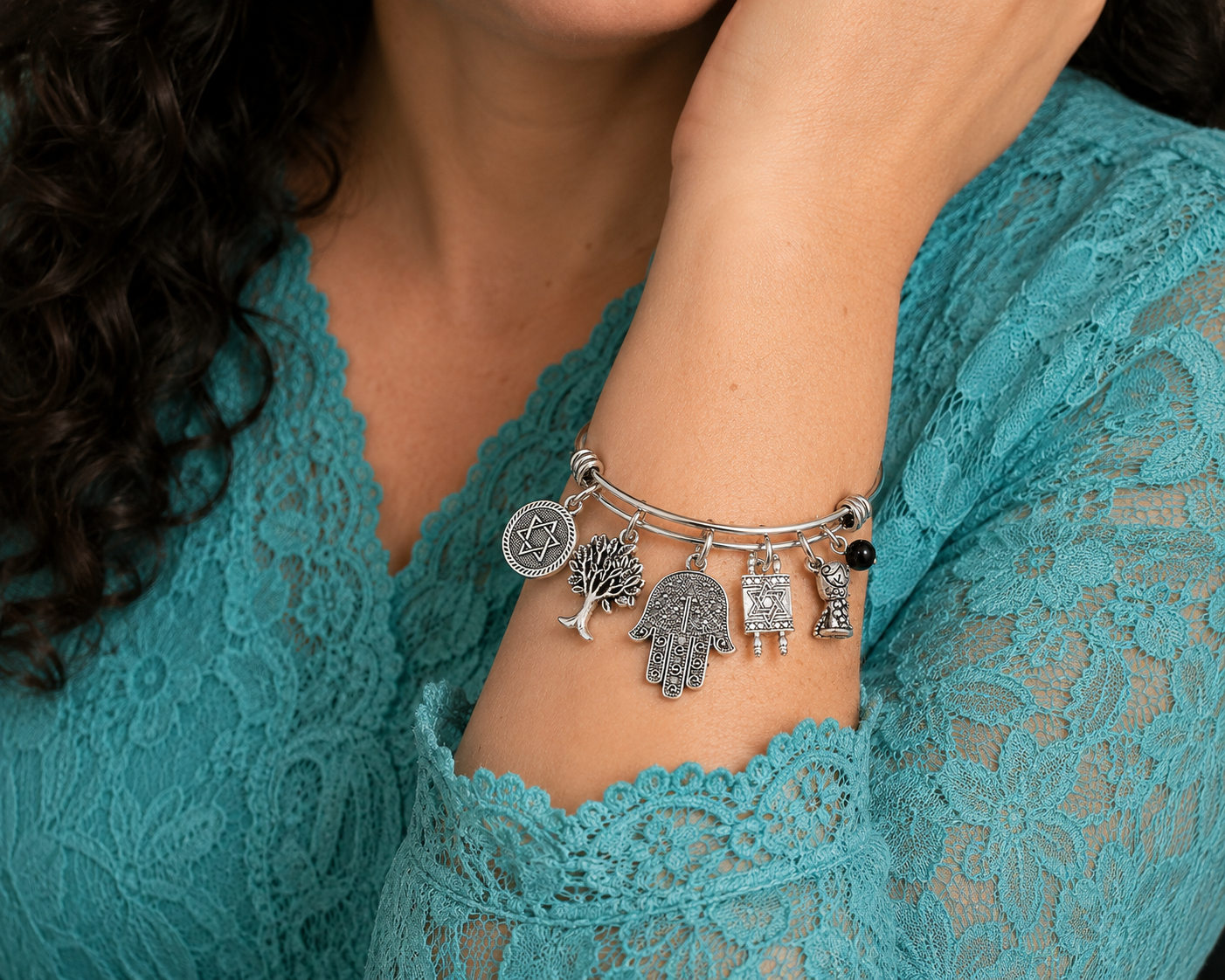 Jewish Onyx Bracelet Model Wrist ChatGPT.png