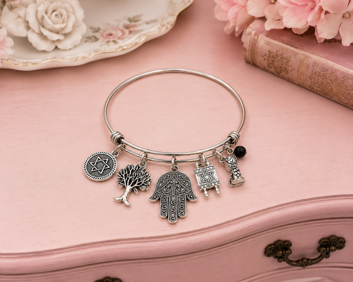 Jewish Onyx Bracelet Dresser ChatGPT.png