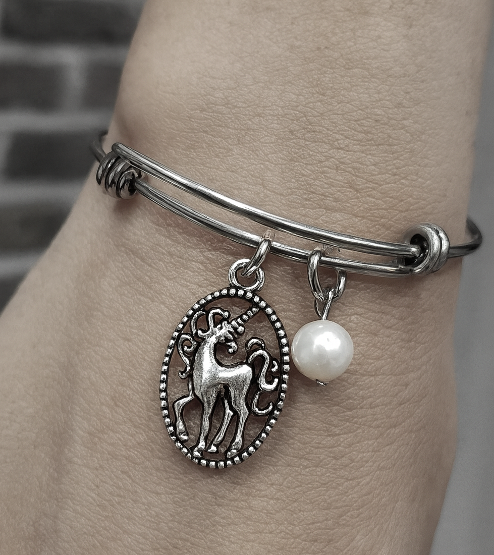 Unicorn Model Closer Bracelet ChatGPT.png