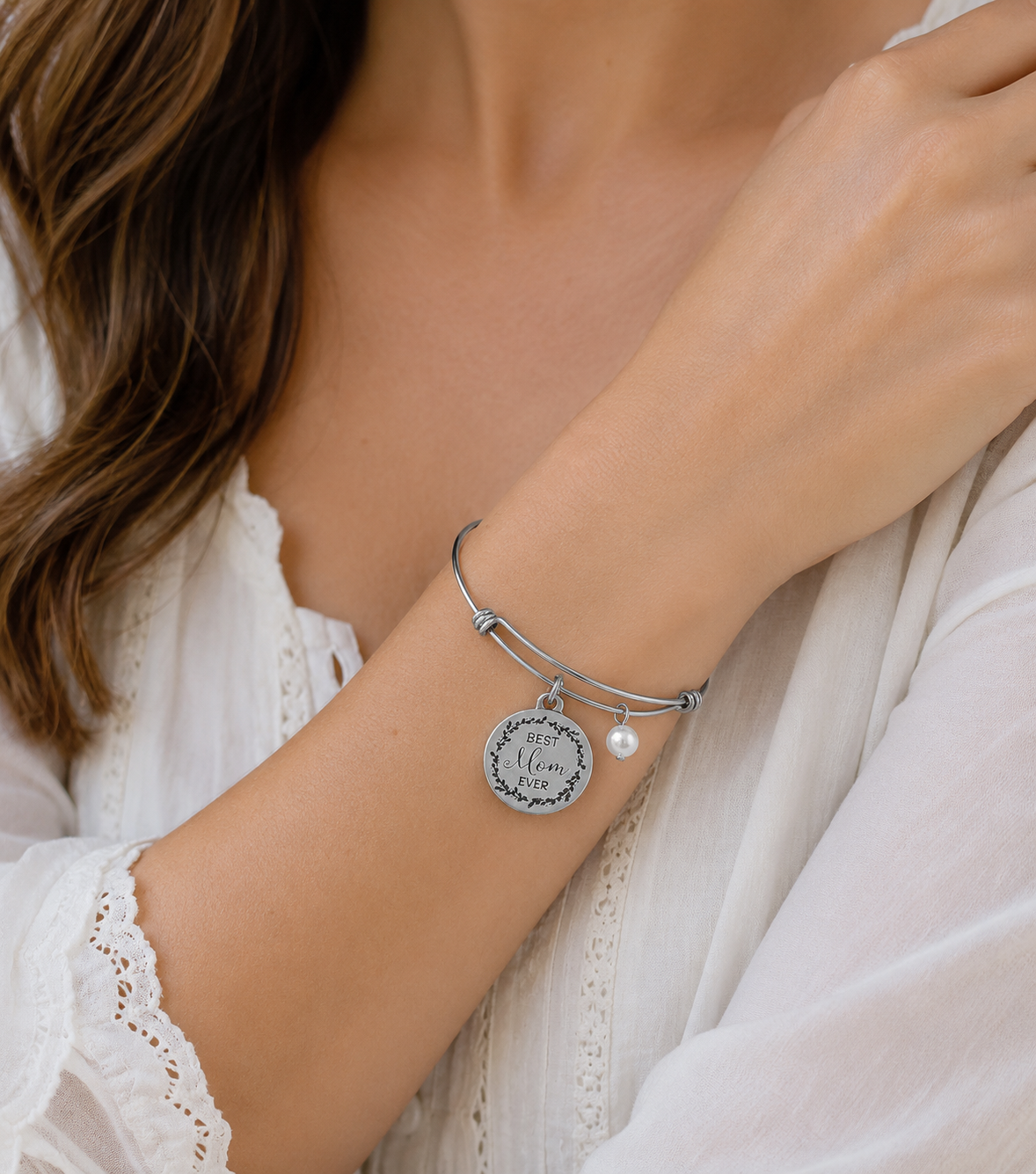 Best Mom Ever Pearl Bracelet Model ChatGPT.png