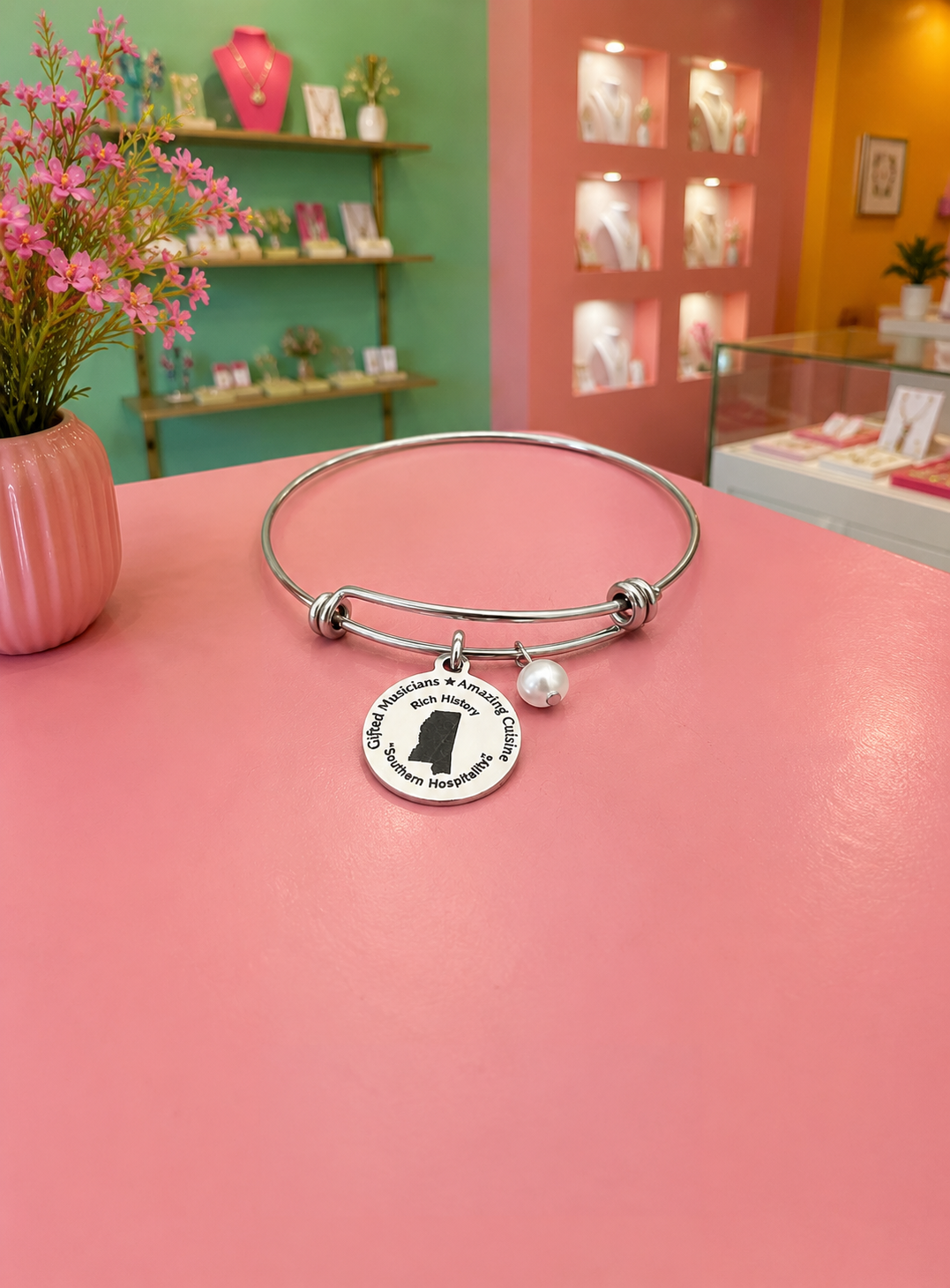 Mississippi Pearl Bracelet Shop  Chatgpt.png