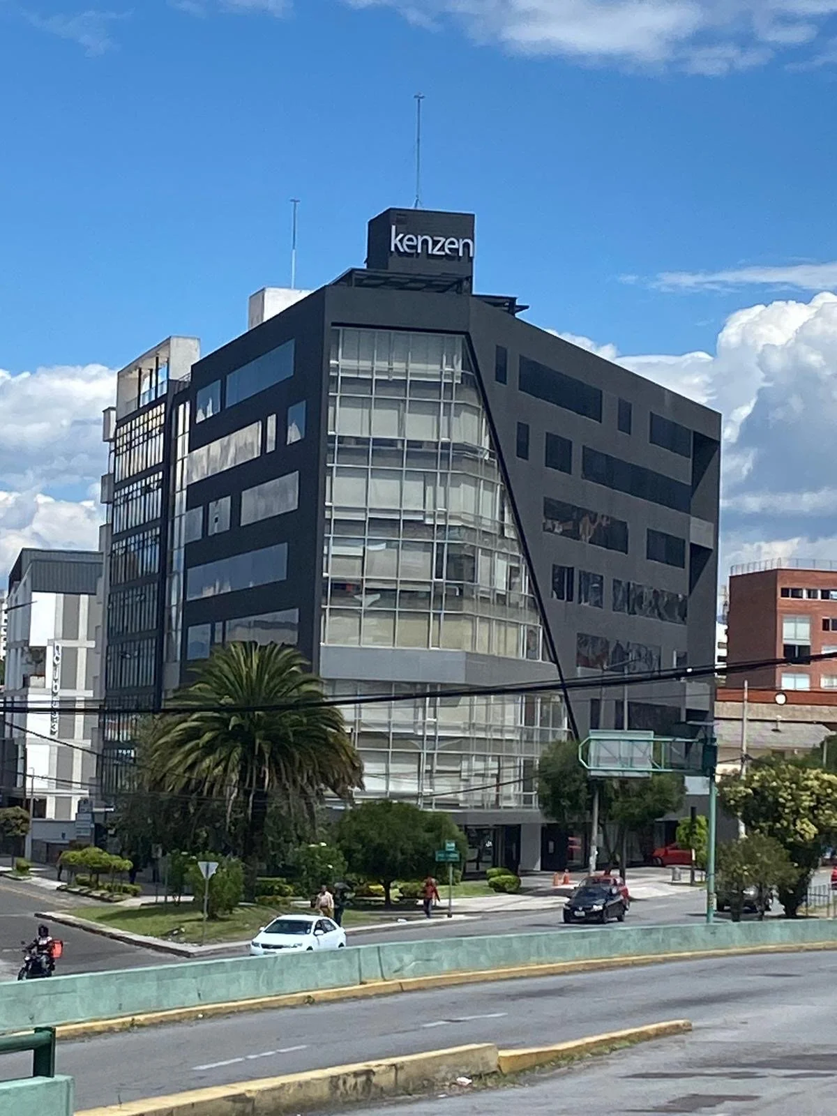 KENZEN IMAHELPS ECUADOR