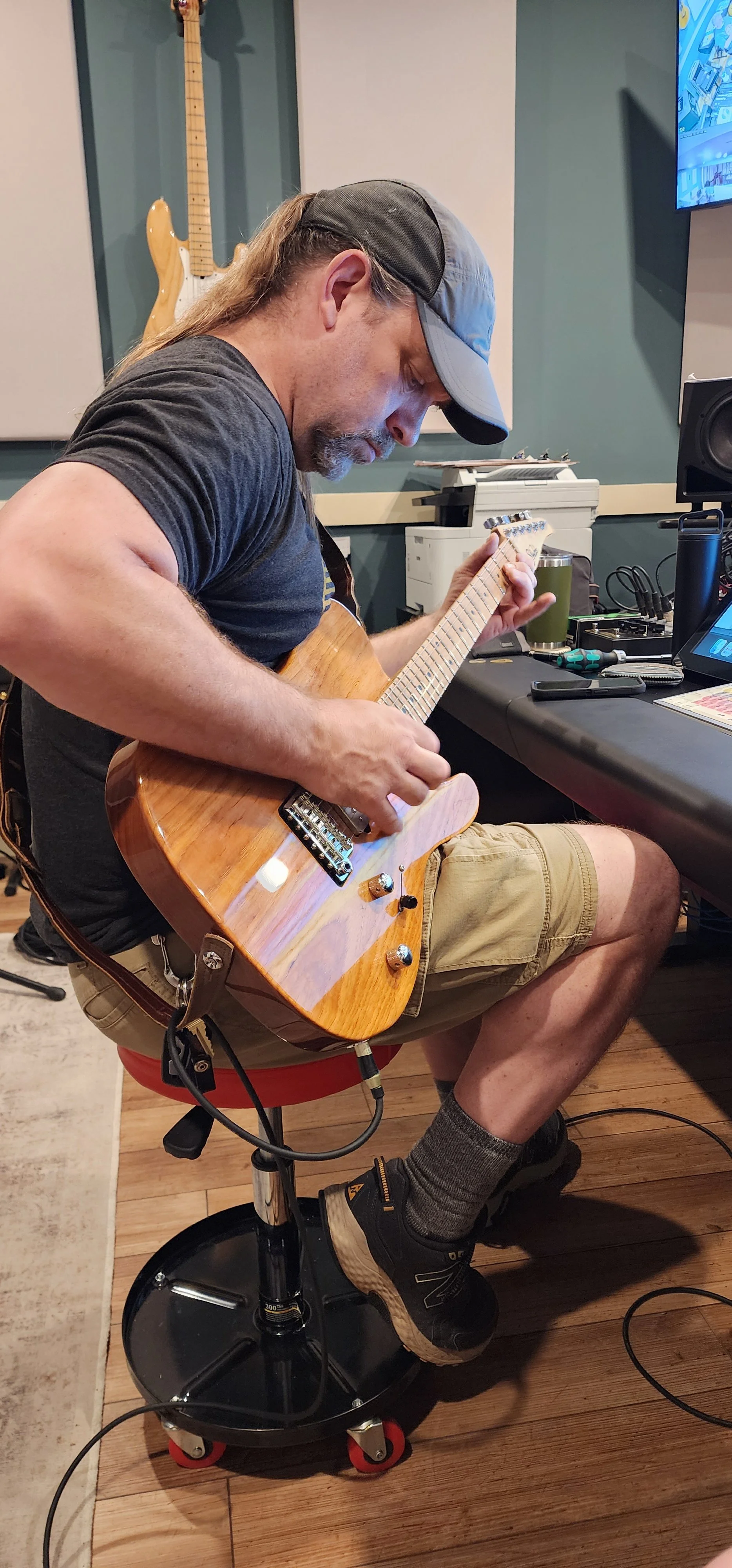Tim on Guitar 1.jpg