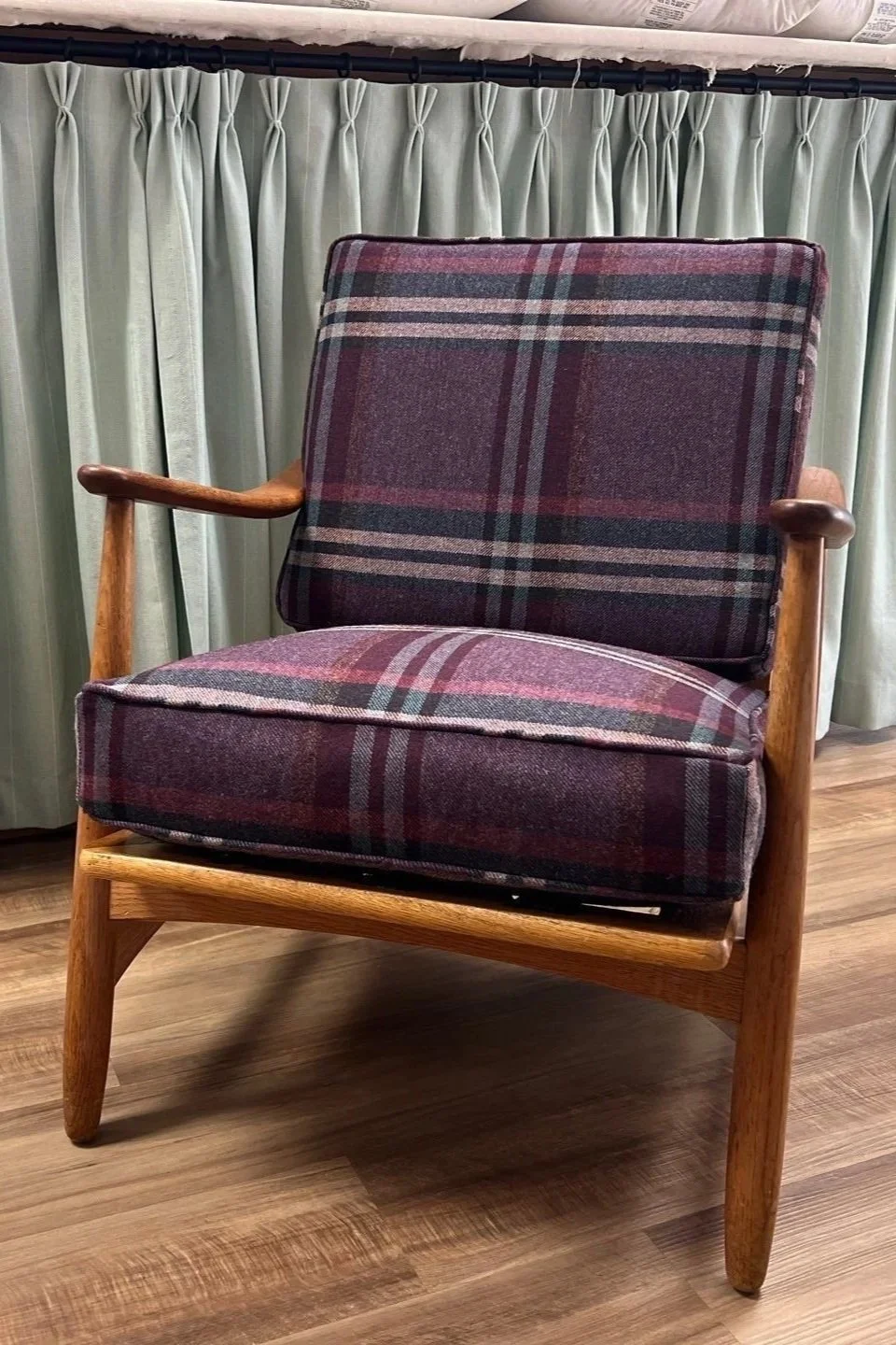 Chair with removable cushions 