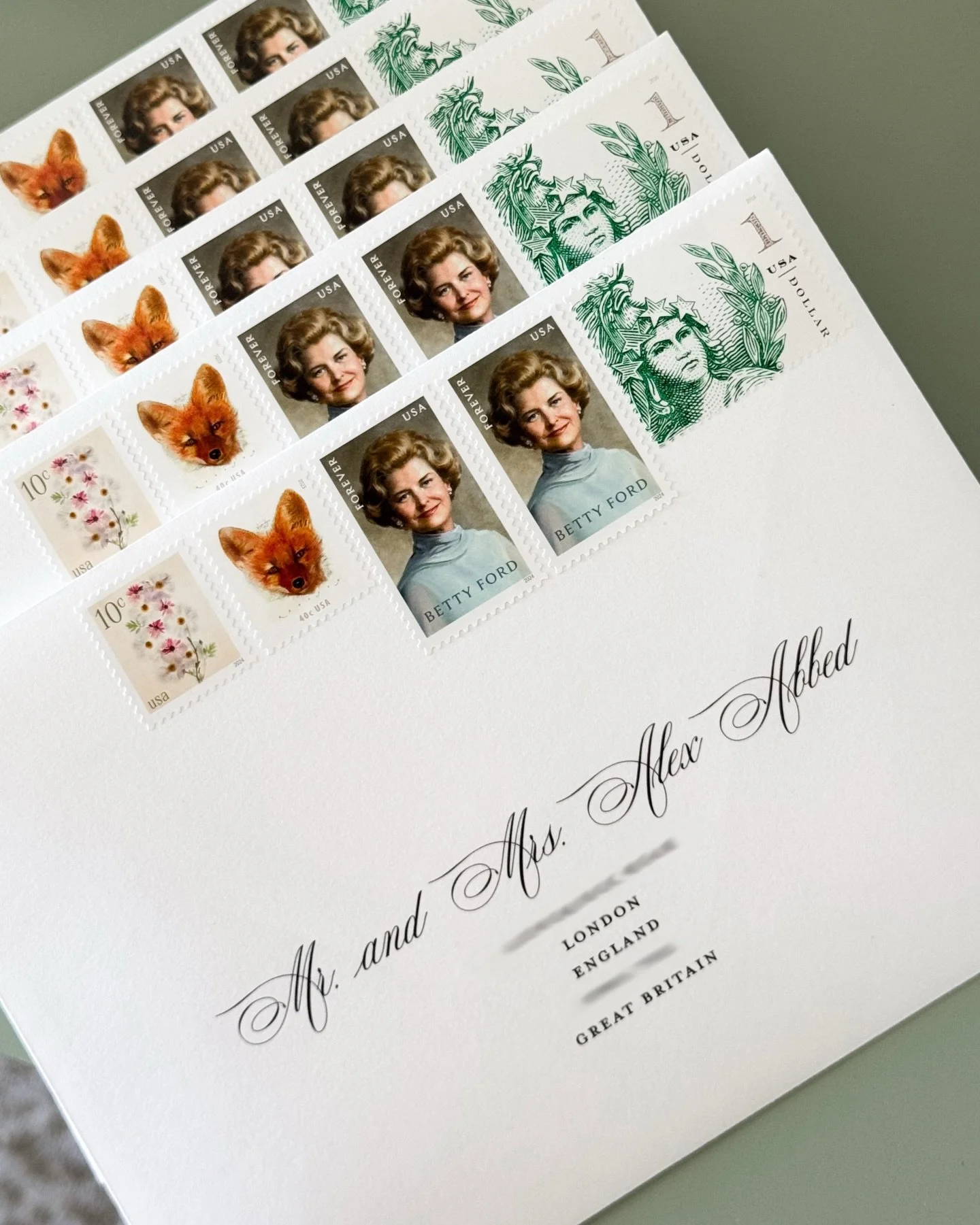 Always love seeing lots of stamps on our wedding envelopes 💌
-
Custom Wedding Stationery, Custom Wedding Invitations, Snail Mail