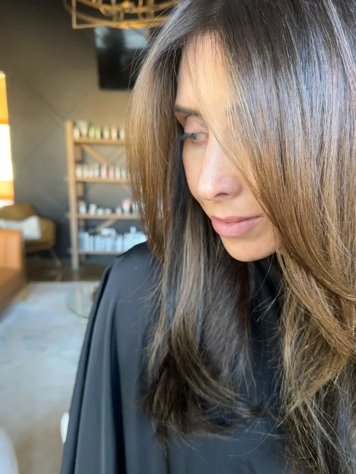 ✨ Can you even tell she has extensions?! 👀
This seamless, soft blend is giving main-character energy &mdash; and nobody has to know 😉

We used The Blonde Obsession Extensions in 16&rdquo;, colors CEO + Vogue for that effortlessly rich, natural move