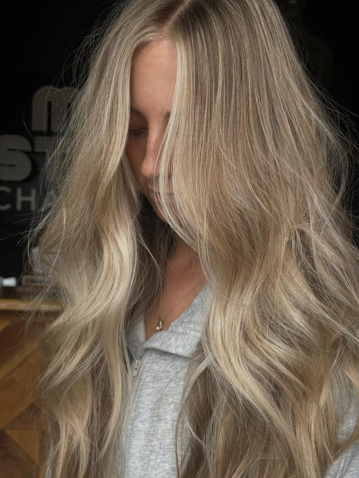 There&rsquo;s just something about a soft, expensive blonde that never goes out of style. 🤍