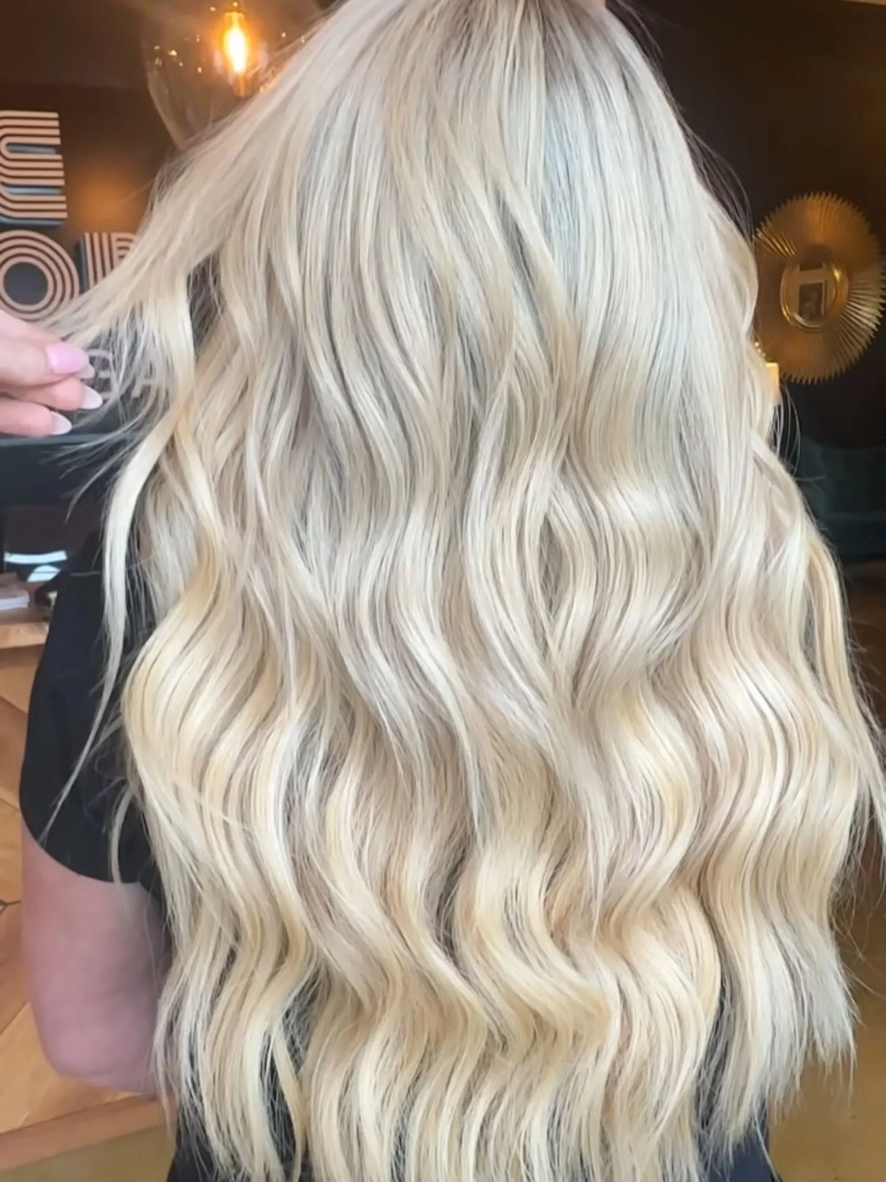 This is your sign to stop settling for &ldquo;just okay&rdquo; extensions.
Two rows. Custom everything. Unreal blend.
If it doesn&rsquo;t look like it grew from your scalp&hellip; I don&rsquo;t want it 💛