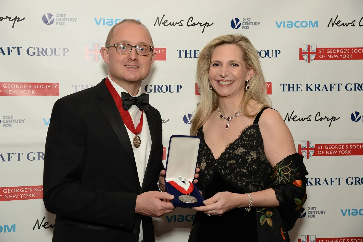 Dr-Amanda-Foreman-English-Ball-Honoree-2016.jpg