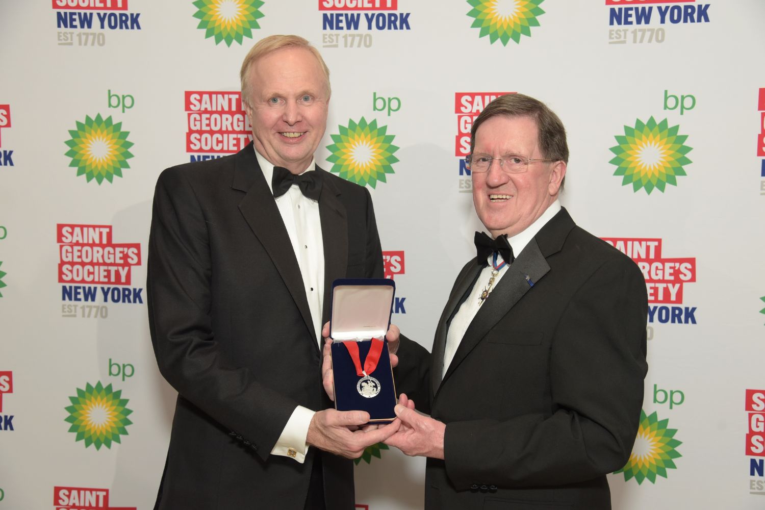  Bob Dudley and the Rt Hon Lord George Robertson of Port Ellen KT GCMG 