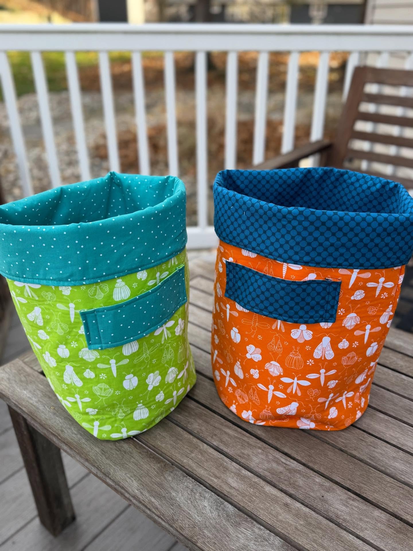 I may be a little behind on my Octadot quilt, but I finished two fabric toy buckets using Lucky Bugs fabric from @sugaridoo! 
I made these for my SIL to give to her and nephew for Christmas using a tutorial from @filminthefridge (round bottomed fabri