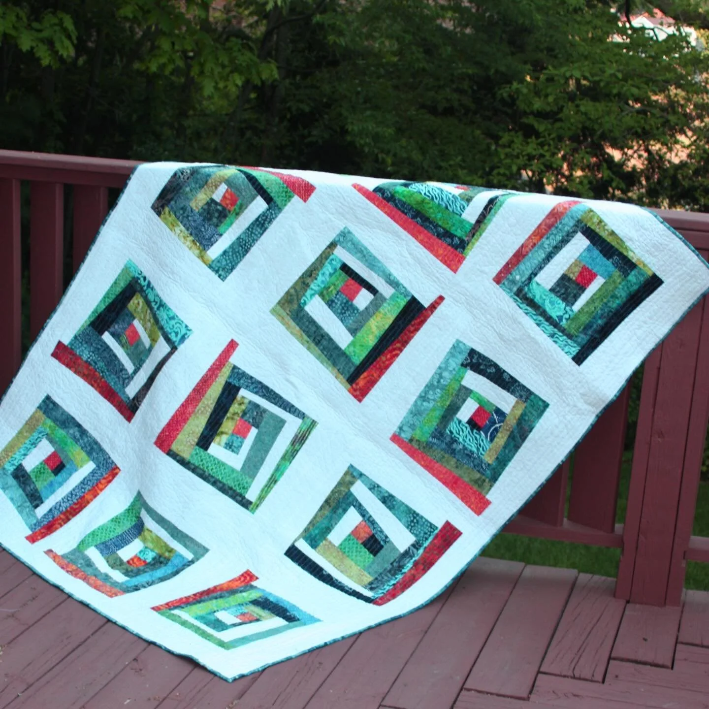 IG Quilt Fest day 2: this is my first modern quilt, following all the &ldquo;modern quilt rules&rdquo; that I knew at the time (2012):
✔️white background 
✔️Floating blocks 
✔️Wonky piecing
✔️Straight line quilting 

In the 14 years since this quilt,