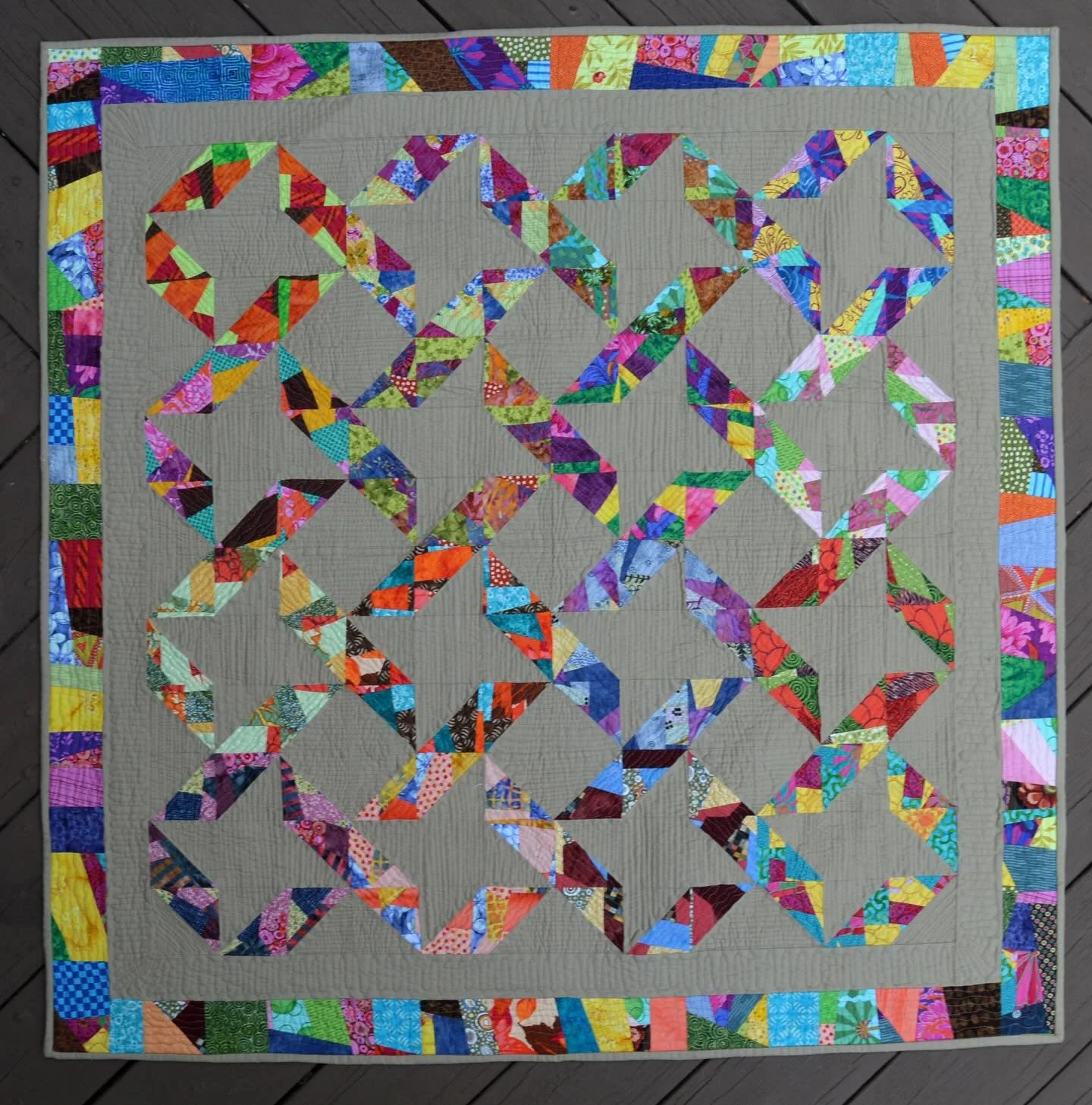 IG Quilt Fest day 8: Scrappy Finish
One of my favorite scrappy quilts came from the #15minutesplay concept from @victoriafindlaywolfe . This was back in&hellip;2012? And it was an &ldquo;ugly color&rdquo; challenge where we were challenged to create 