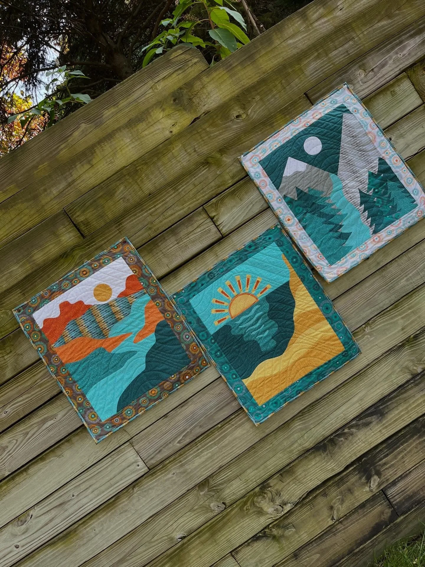 I just spent about 20 minutes talking about my landscape appliqu&eacute; quilts, and now my adrenaline is pumping! My Quilters Paradise Summit session is available Thursday, and I hope you&rsquo;ll watch it - these quilts are so fun to make! 
**Use t