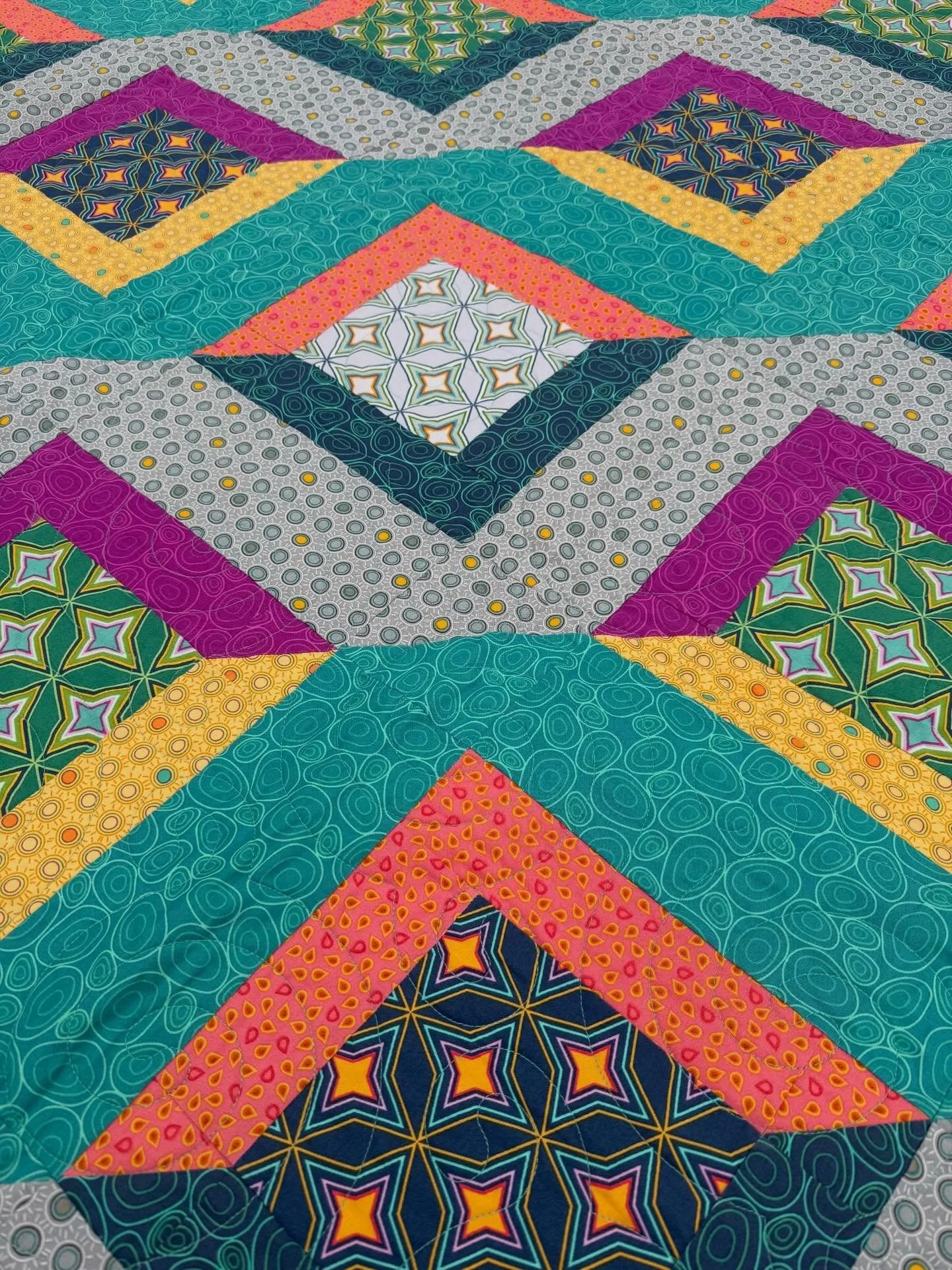 When close-ups of a quilt make the piecing look way harder than it actually is&hellip;. 
My Twirled Squares quilt featuring my Nature Unfiltered fabric is actually just squares, frames and half-square triangles! 
Get the pattern on my website.
#twirl