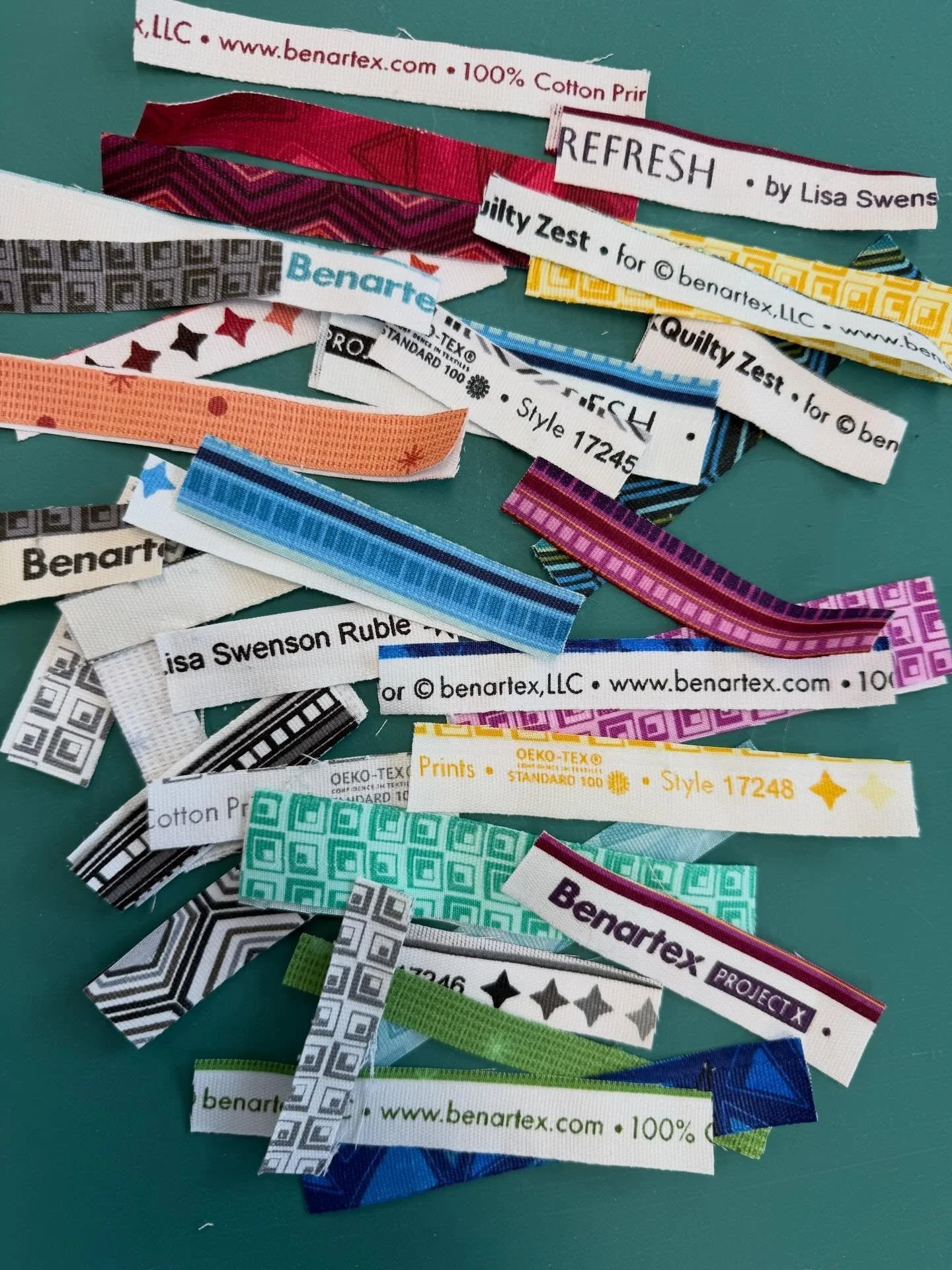 Sneak peek! 👀 
Come see what I&rsquo;m making with my not-yet-released Refresh fabric in the Virtual Fabric Show on Tuesday 4/7! Use the link in my stories or go to @benartex_fabrics to sign up for this free online event with 13 fabric designers sha