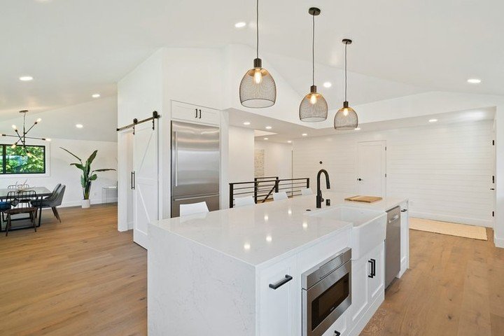 At A Grade Builders, we know that a kitchen upgrade isn&rsquo;t just about new countertops&mdash;it&rsquo;s about improving how you live every day. Our expert team delivers high-quality remodels that blend beauty, function, and long-term value.

Tran