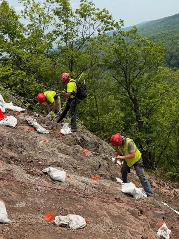 Dykon - Loading Drill Holes for Blasting