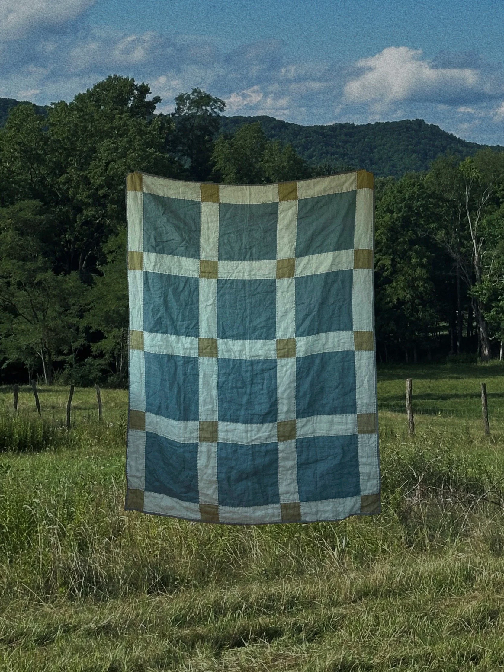 Signature Quilt in Topiary
