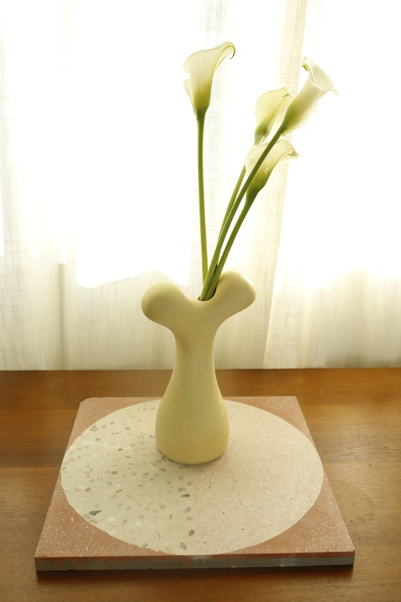 Shoulder Vase