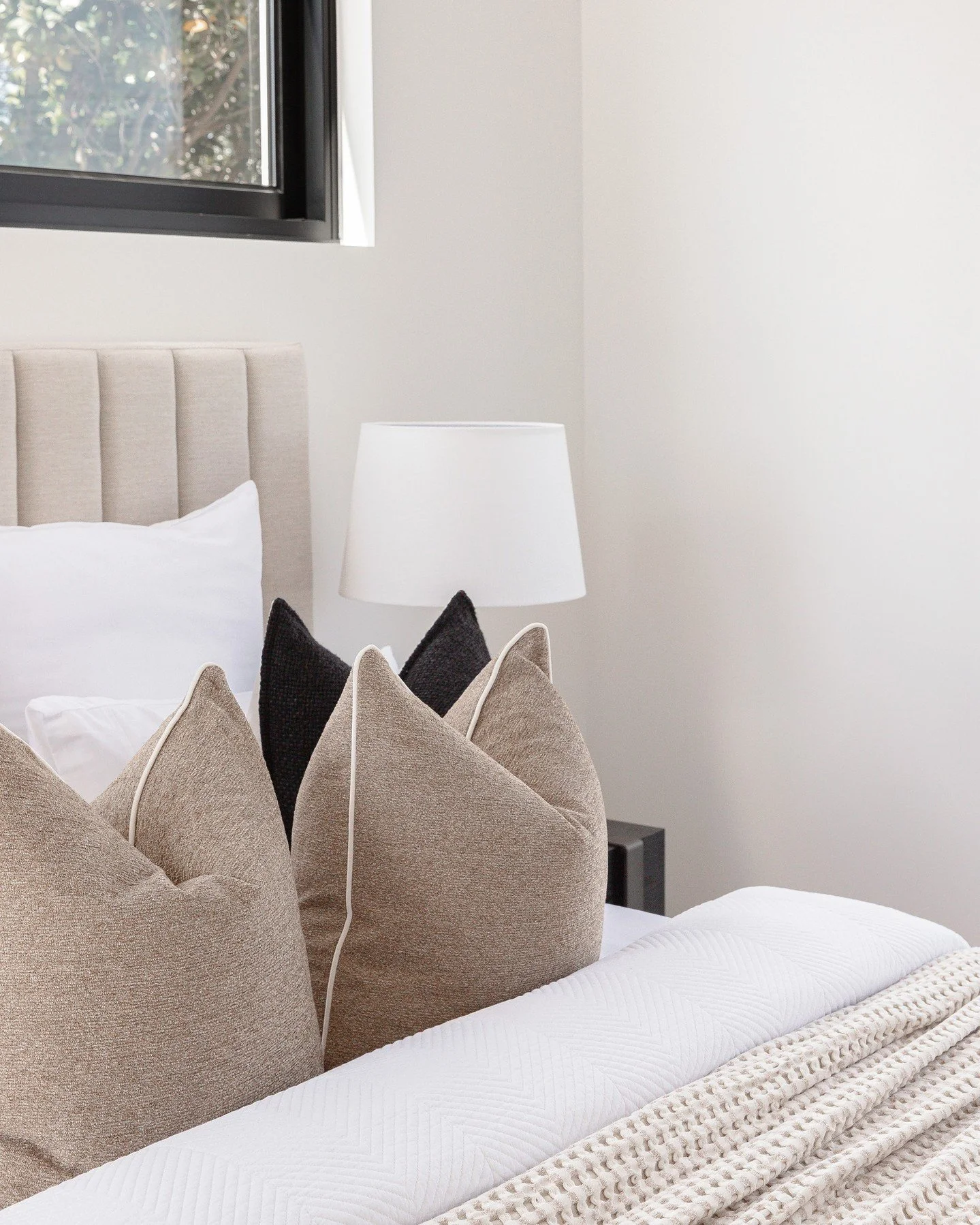 The perfect cushion chop does exist 🤎 

styled by. @mca_interiors